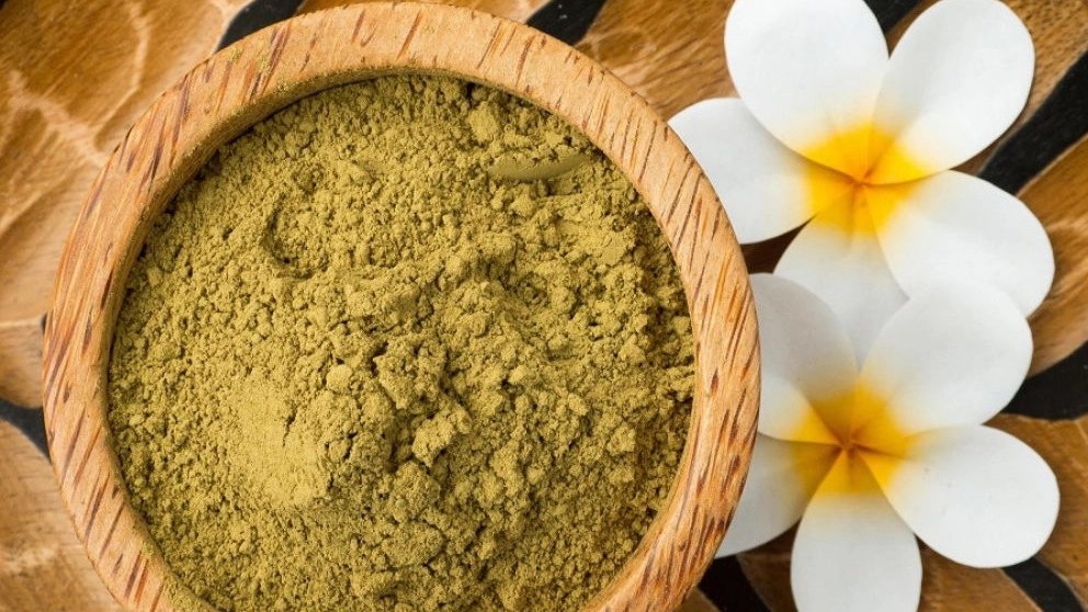 12 therapeutic properties of henna plant